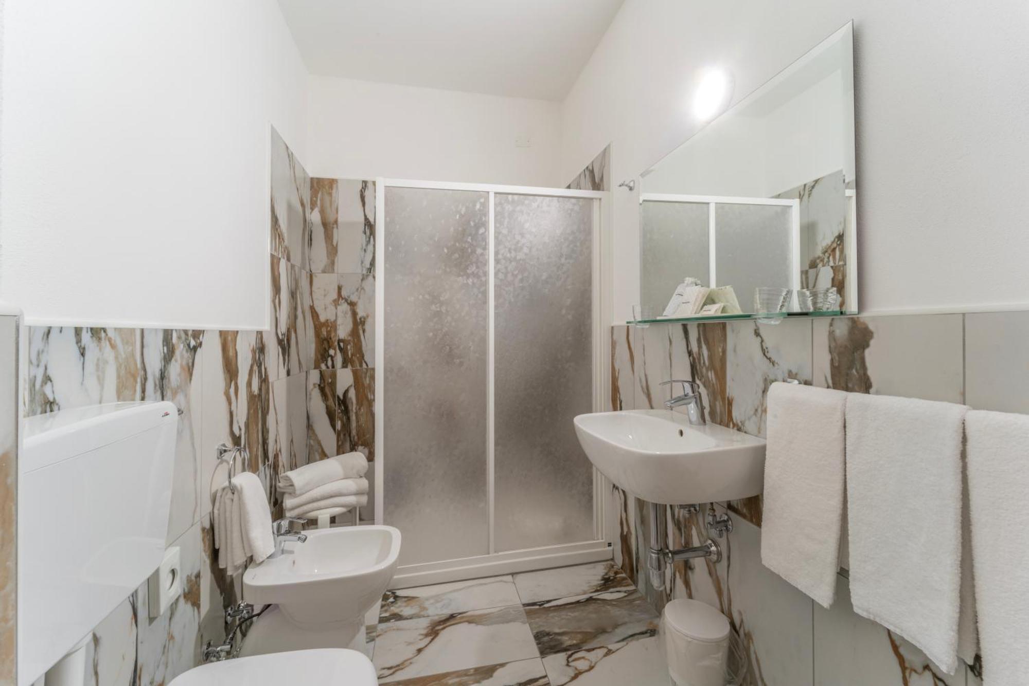 Hotel Donatello Modena Ngoại thất bức ảnh