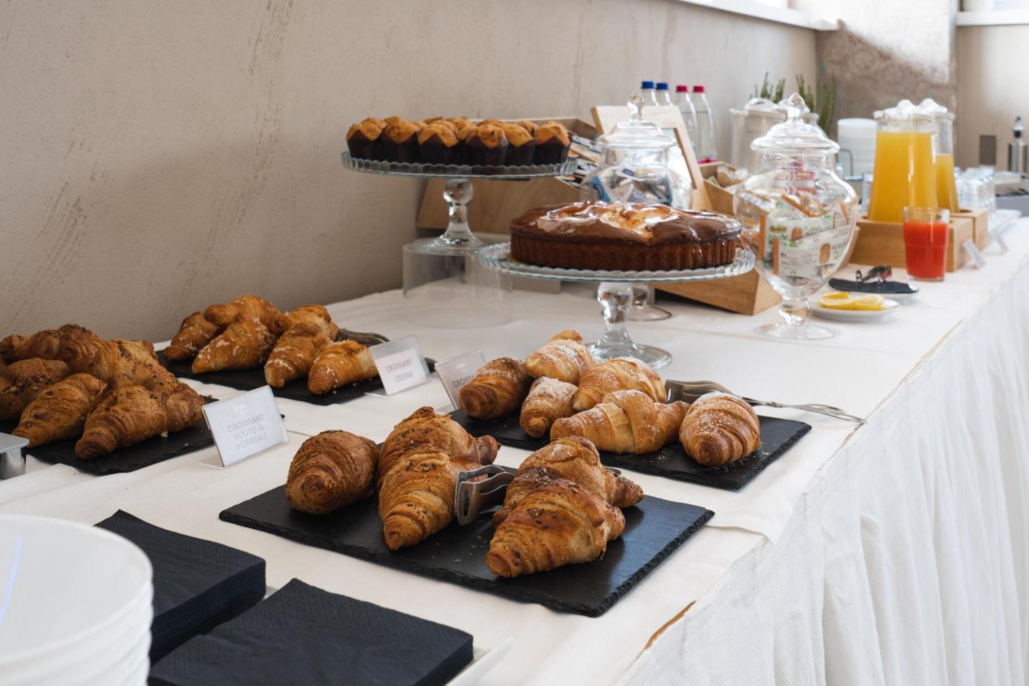 Hotel Donatello Modena Ngoại thất bức ảnh
